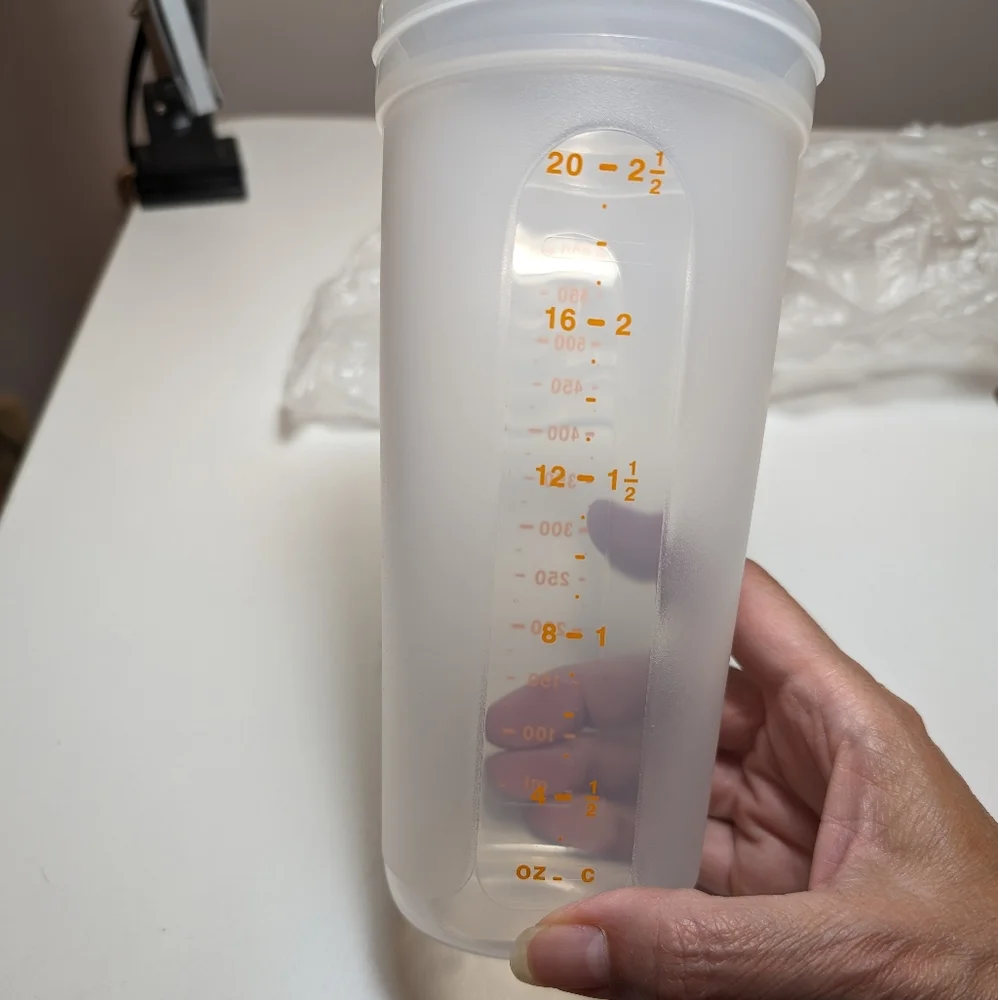 Tupperware Quick Shake Blender Drink Dressing Part #7320A-1 23 Ounce, Replacemnt